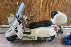 Scooter vespa gt300