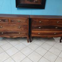 Coppia di cassettoni in noce