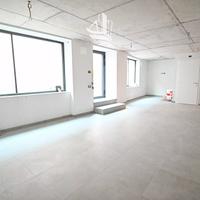 Locale commerciale di nuova costruzione a Bolzano