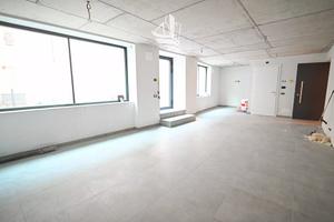 Locale commerciale di nuova costruzione a Bolzano