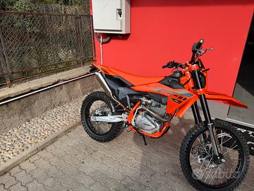 Moto replica KTM 250cc