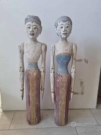coppia statue legno inseparabili Giava indonesia