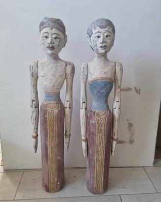 coppia statue legno inseparabili Giava indonesia