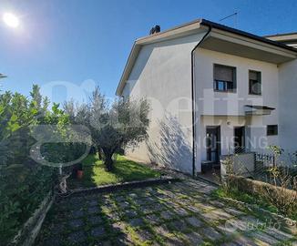 Villa a schiera Forano [Cod. rif 3170184VRG]