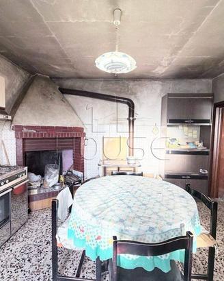 Casa indipendente di 105 m² con 3 locali e box aut