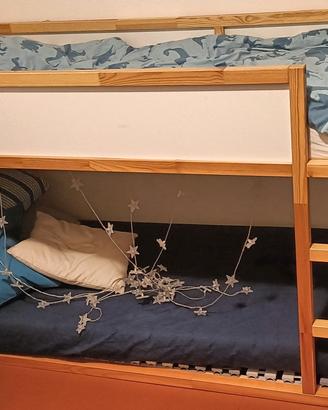 kura: letto, 2 materassi, 2 doghe e tenda
