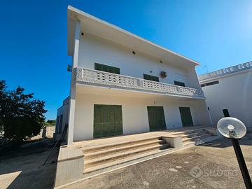 San Vito c/o Yatching Club ampia villa con giardin