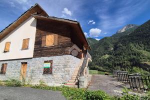 CASA INDIPENDENTE A VALPELLINE