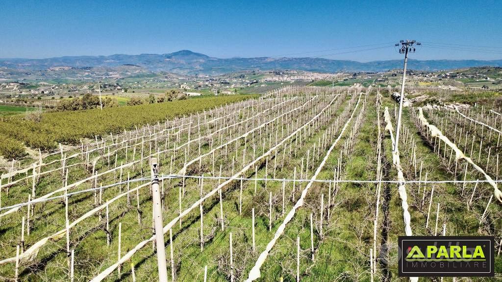 Terreno di 65000 m² a Caltanissetta - Altro