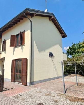 Villetta a schiera di 195 m² con 4 locali e box au