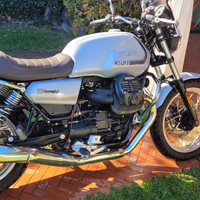 Moto Guzzi v7 850 IV special centenario