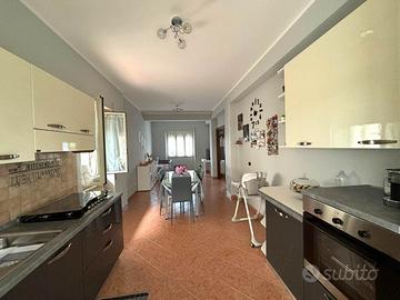 Rif.RI384| casa ind. catanzaro