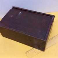 Scatola completamente in legno fatta a mano, con c