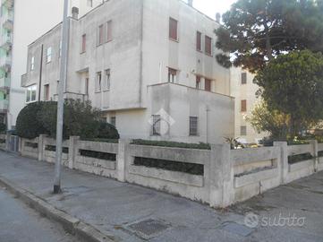 3 LOCALI A COMACCHIO