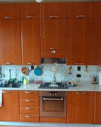 cucina noce circa 4 metri