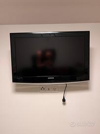 TV Samsung LCD 32”