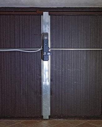 porta basculante garage con motore BFT
