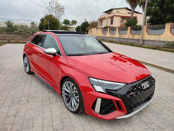 Audi RS3 TETTO APRIBILE STRAFULL PARI A KM 0 SI PE