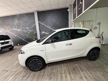 Lancia Ypsilon 1.0 FireFly 5 porte S&S Hybrid Gold