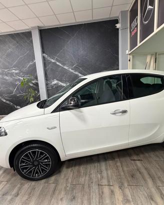 Lancia Ypsilon 1.0 FireFly 5 porte S&S Hybrid Gold