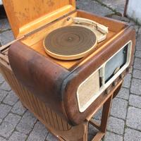 Radio con giradischi