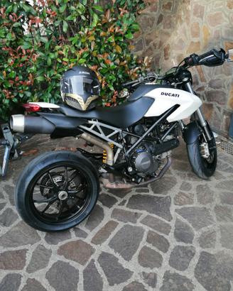 Ducati Hypermotard 796