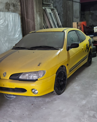 RENAULT Mégane 2ª serie - 2000 16v- auto da gara