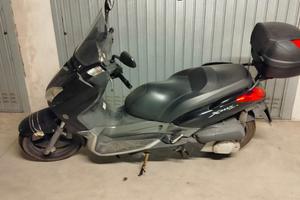 Yamaha X-Max 250