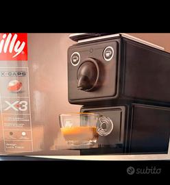 macchina del caffe illy