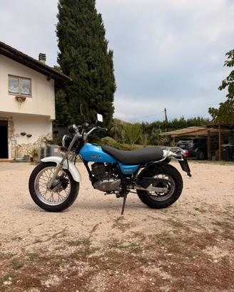 Suzuki RV 125 “Van Van”