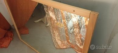 specchio in legno