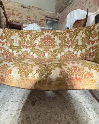 Divanetto vintage con due poltroncine