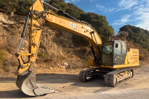 CAT  323 NEXT GEN ESCAVATORE CINGOLATO