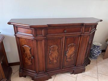 credenza scantonata a quattro ante d'epoca