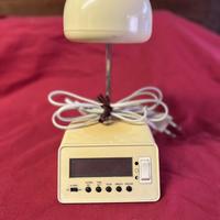 Lampada abat-jour con sveglia