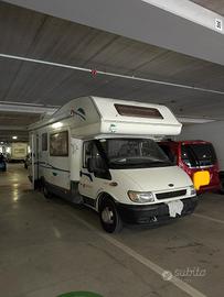 camper mansardato 7 posti letto e 6 posti viaggio