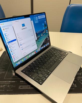 Apple MacBook M1 Pro 14″– 16 GB RAM – 500 GB