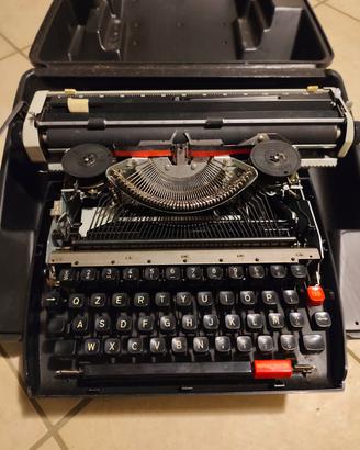 Macchina da scrivere Brother Deluxe 1613