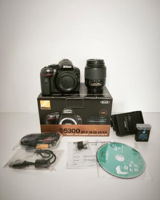 Stupenda Reflex Nikon d5300 con obiettivo 18-55mm