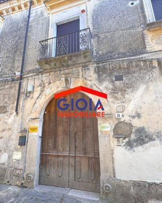 Villa di 273 m² con più di 5 locali e box auto dop