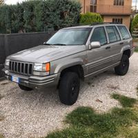 Jeep Grand Cherokee ZJ 5.9 V8