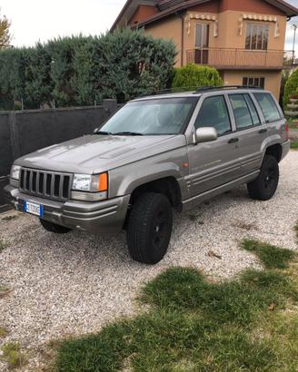 Jeep Grand Cherokee ZJ 5.9 V8
