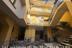 S.Antimo Intero Stabile di 4 App.ti zona centrale