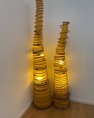 Coppia lampade da pavimento.