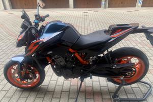 KTM Duke 890R