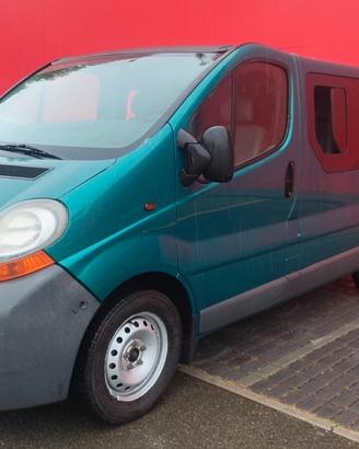 Renault Trafic 6 posti autocarro