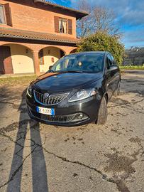 Lancia Ypsilon Hybrid Gold