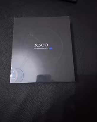 Vivo X300 pink 16GB RAM/ 512 GB ROM nuovo