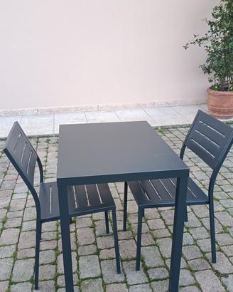 tavolino in metallo antracite completo di sedie