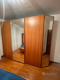 Armadio e cassettiera in legno massello